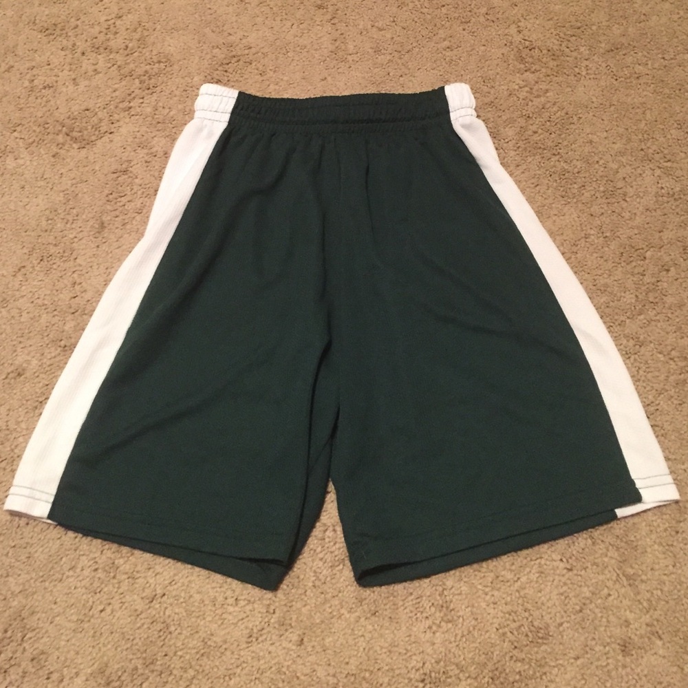 Augusta sportswear green shorts small